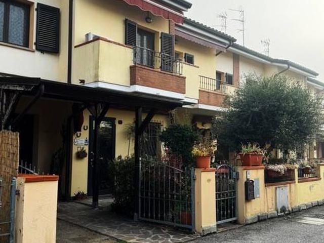 Villa Schiera in vendita a Ferrara, Reggio Emilia