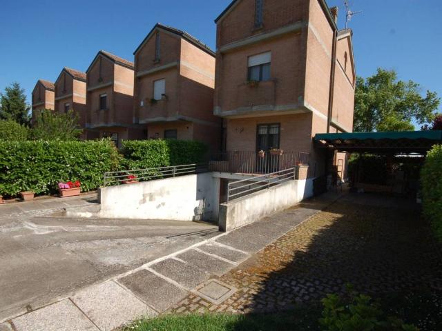 Villa Schiera in vendita a Ferrara, Reggio Emilia