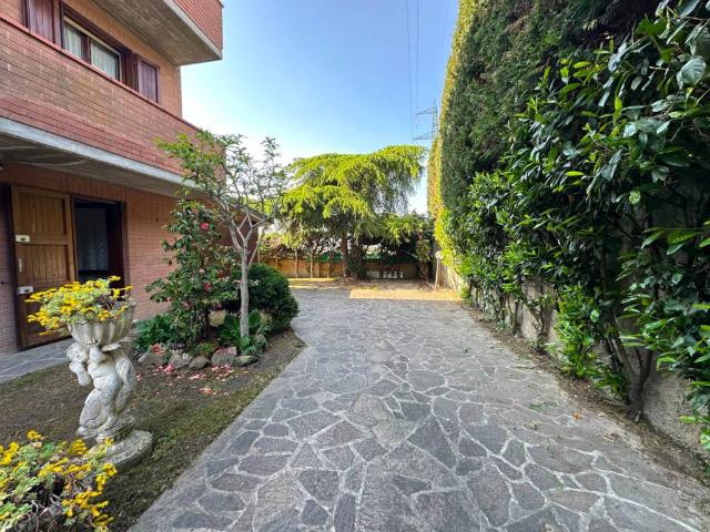 Villa Schiera in vendita a Ferrara, Reggio Emilia