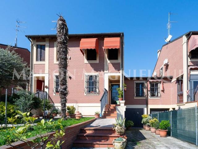 Villa Schiera in vendita a Ferrara, Reggio Emilia