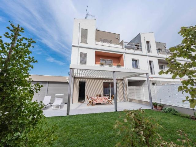 Villa Schiera in vendita a Ferrara, Reggio Emilia