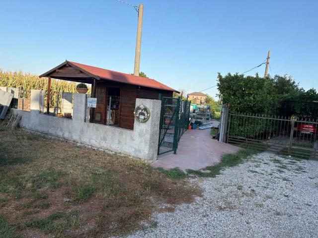 Villa Schiera in vendita a Unione Terre e Fiumi, Ferrara