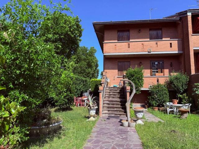 Villa Schiera in vendita a Ferrara, Reggio Emilia