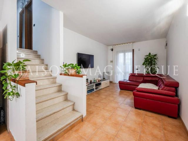 Villa Schiera in vendita a Ferrara, Reggio Emilia