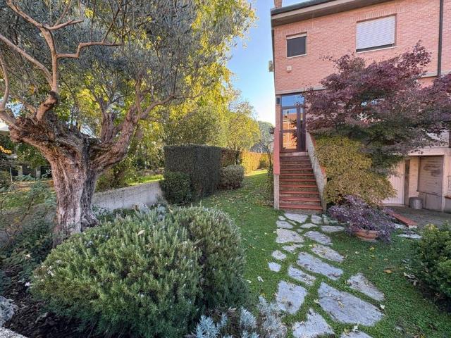 Villa Schiera in vendita a Ferrara, Reggio Emilia
