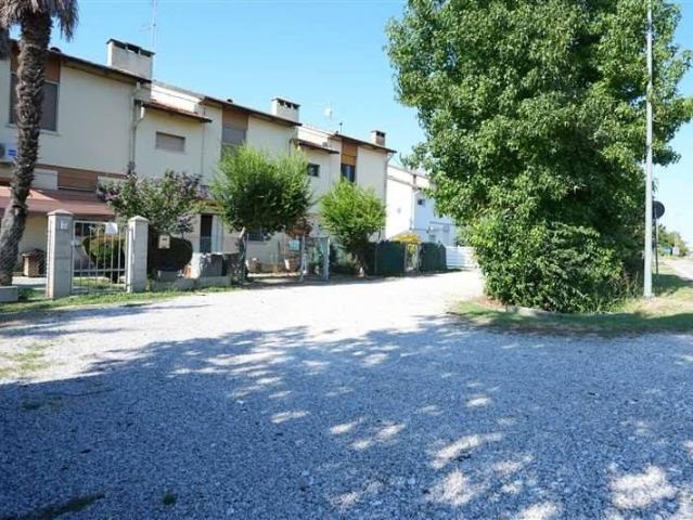 Villa Schiera in vendita a Ferrara, Reggio Emilia
