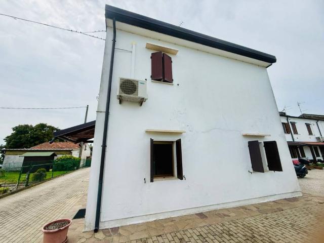 Villa Schiera in vendita a Ferrara, Reggio Emilia
