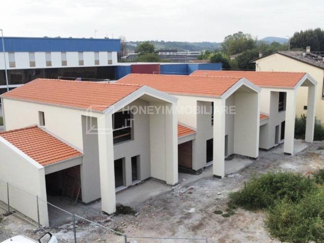 Villa Schiera in vendita a Fidenza, Reggio Emilia