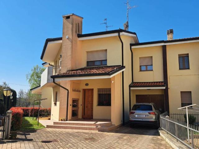 Villa Schiera in vendita a Unione Comuni Modenesi Area Nord, Finale Emilia