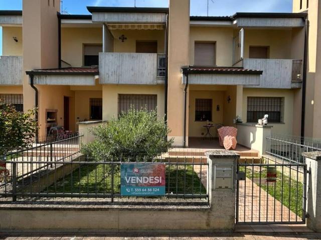 Villa Schiera in vendita a Unione Comuni Modenesi Area Nord, Finale Emilia