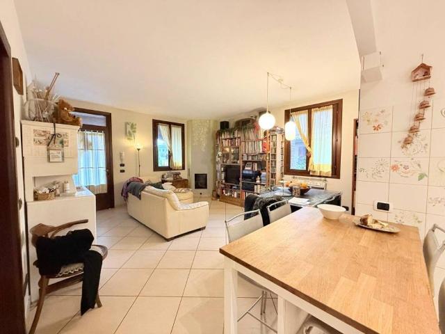 Villa Schiera in vendita a Unione dei comuni del Distretto Ceramico, Fiorano Modenese