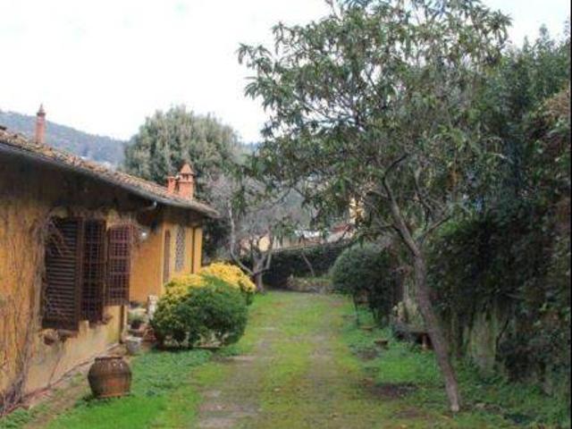 Villa Schiera in vendita a Settignano, Firenze