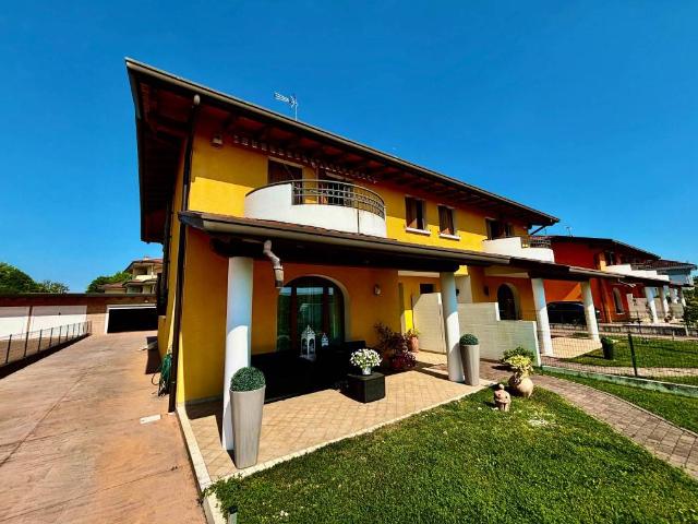 Villa Schiera in vendita a Fiume Veneto, Friuli-Venezia Giulia