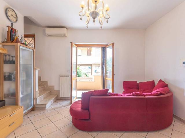 Villa Schiera in vendita a Roma Capitale, Lazio