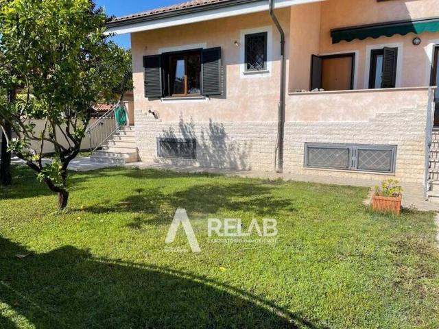 Villa Schiera in vendita a Roma Capitale, Lazio
