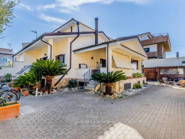 Villa Schiera in vendita a Roma Capitale, Lazio