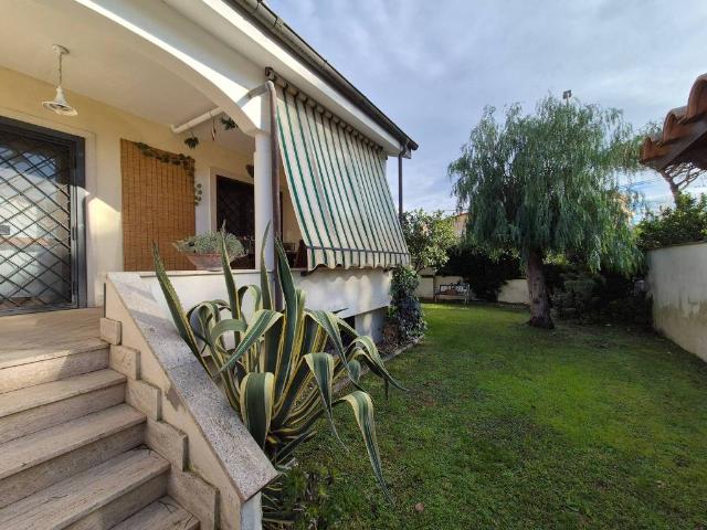 Villa Schiera in vendita a Roma Capitale, Lazio