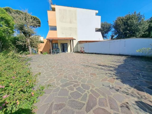 Villa Schiera in vendita a Fregene, Roma Capitale