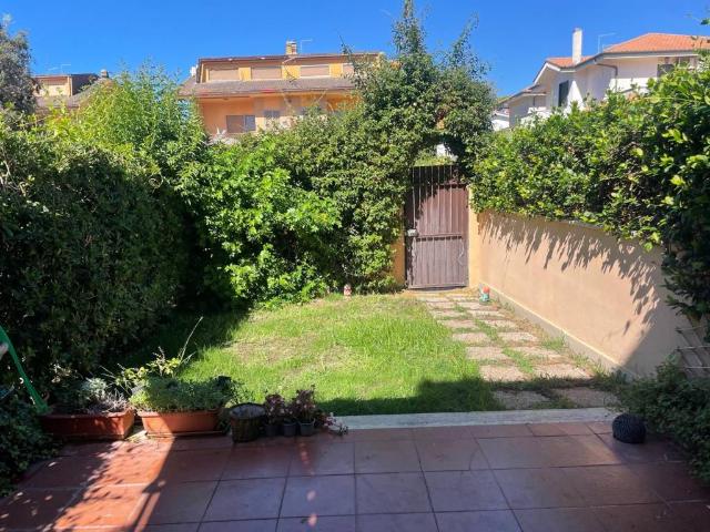 Villa Schiera in vendita a Fregene, Fiumicino