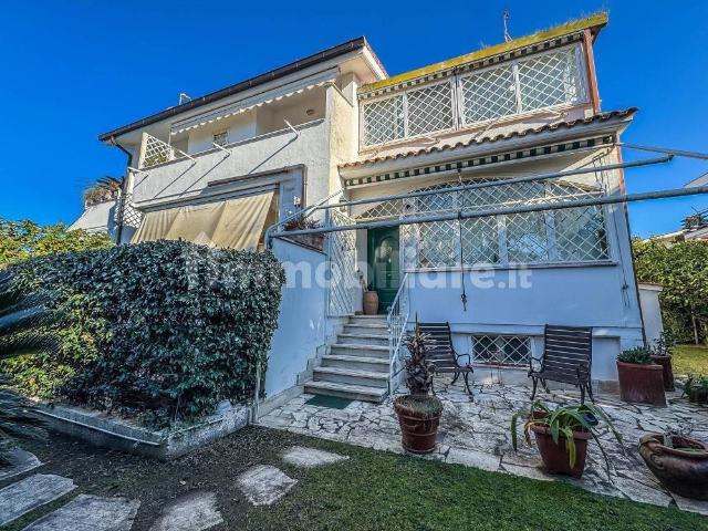 Villa Schiera in vendita a Fregene, Roma Capitale