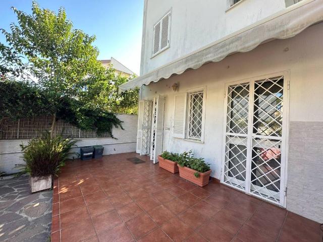 Villa Schiera in vendita a Fregene, Fiumicino