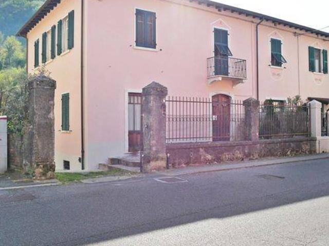 Villa Schiera in vendita a Unione di comuni Montana Lunigiana, Fivizzano