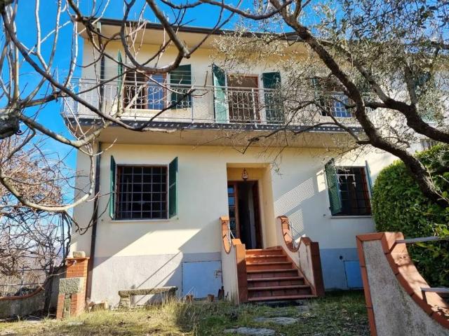Villa Schiera in vendita a Unione di comuni Montana Lunigiana, Fivizzano