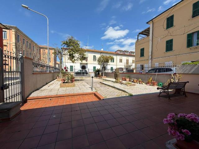 Villa Schiera in vendita a Follonica, Toscana