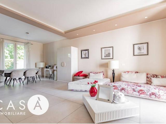 Villa Schiera in vendita a Unione di Comuni della Romagna Forlivese, Quattro
