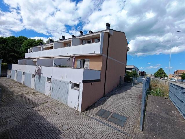 Villa Schiera in vendita a Unione di Comuni della Romagna Forlivese, Quattro