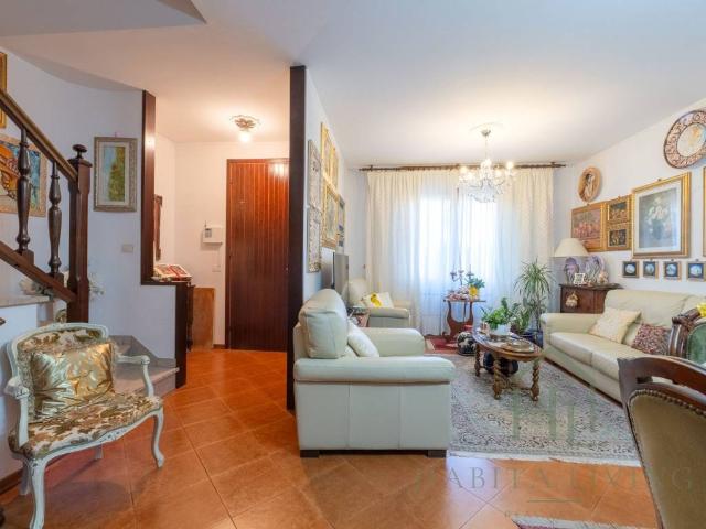Villa Schiera in vendita a Unione di Comuni della Romagna Forlivese, Quattro