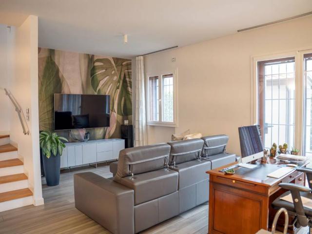 Villa Schiera in vendita a Unione di Comuni della Romagna Forlivese, Quattro