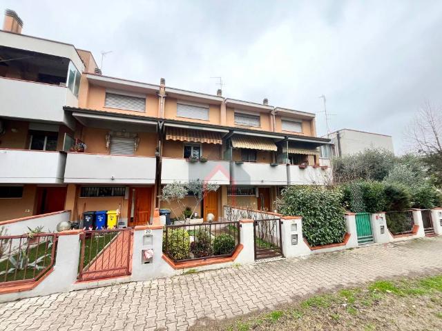 Villa Schiera in vendita a Unione di Comuni della Romagna Forlivese, Quattro
