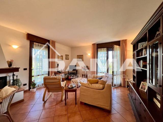 Villa Schiera in vendita a Unione di Comuni della Romagna Forlivese, Quattro