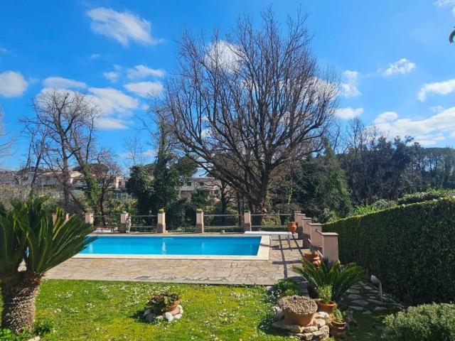 Villa Schiera in vendita a Roma Capitale, Lazio