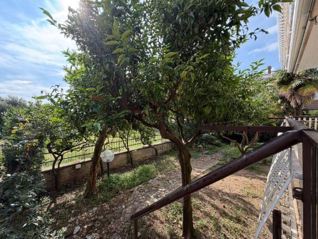 Villa Schiera in vendita a Formia, Lazio