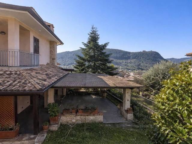 Villa Schiera in vendita a Formia, Lazio