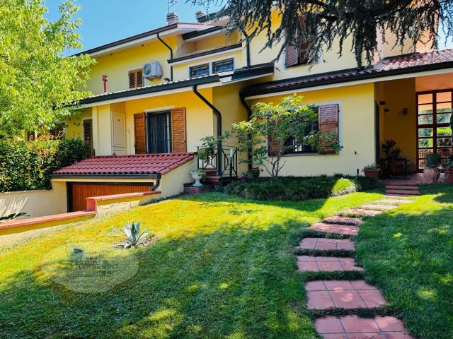 Villa Indipendente in vendita a Unione dei comuni del Distretto Ceramico, Formigine