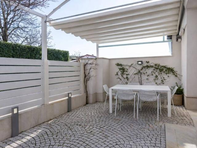 Villa Schiera in vendita a Roma Imperiale, Forte Dei Marmi
