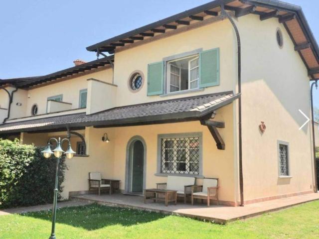Villa Schiera in vendita a Roma Imperiale, Forte Dei Marmi