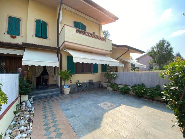 Villa Schiera in vendita a Vittoria Apuana, Forte Dei Marmi