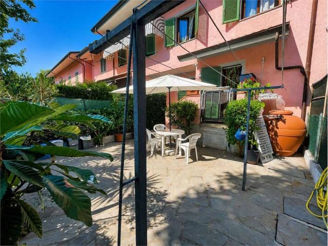 Villa Schiera in vendita a Vittoria Apuana, Forte Dei Marmi