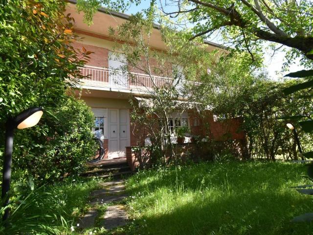 Villa Schiera in vendita a Vittoria Apuana, Forte Dei Marmi
