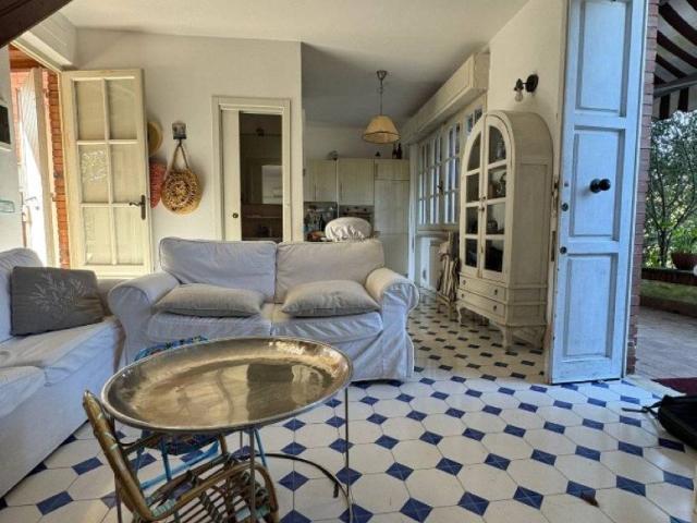 Villa Schiera in vendita a Vittoria Apuana, Forte Dei Marmi