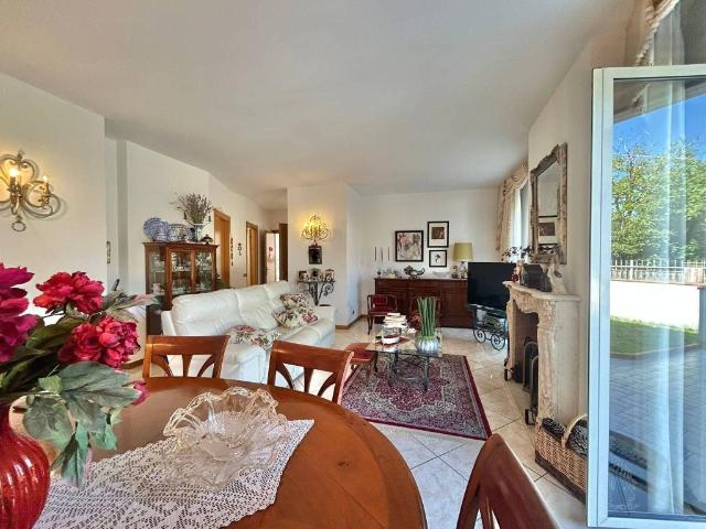 Villa Schiera in vendita a Unione di comuni Montana Lunigiana, Fosdinovo