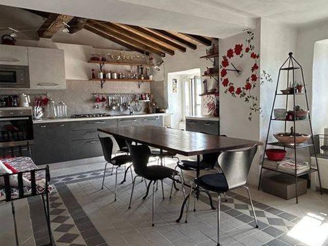 Villa Schiera in vendita a Unione di comuni Montana Lunigiana, Fosdinovo
