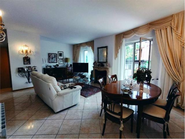 Villa Schiera in vendita a Unione di comuni Montana Lunigiana, Fosdinovo