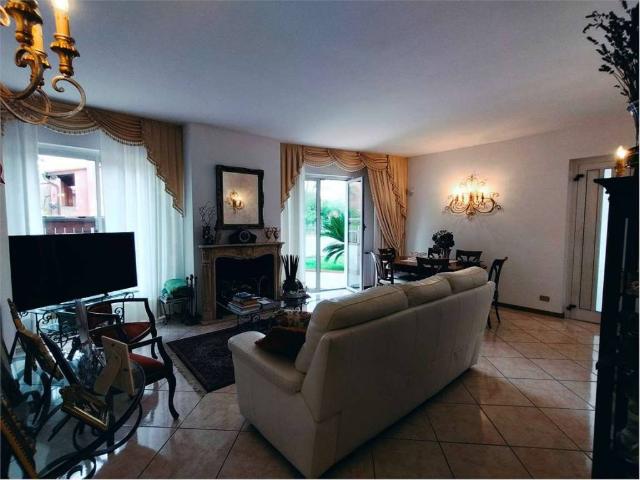 Villa Schiera in vendita a Unione di comuni Montana Lunigiana, Fosdinovo
