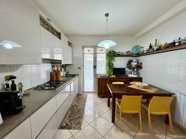 Villa Schiera in vendita a Unione di comuni Montana Lunigiana, Fosdinovo