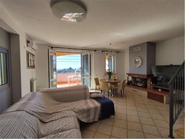 Villa Schiera in vendita a Unione di comuni Montana Lunigiana, Fosdinovo